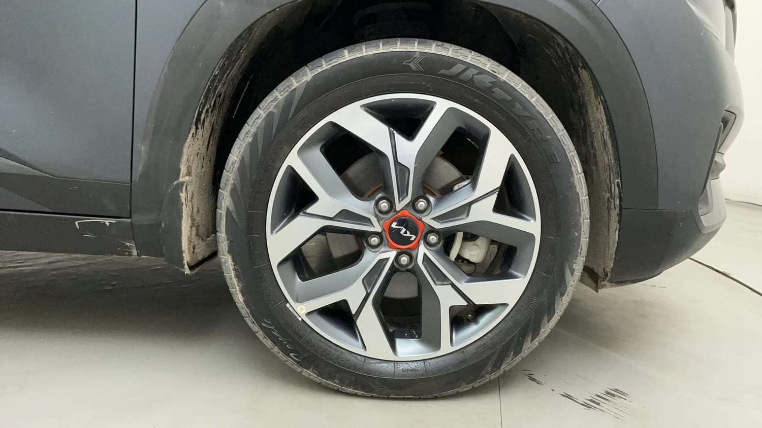 Used 2022 Kia Seltos X Line 1.4 DCT Petrol Automatic tyres RIGHT FRONT TYRE RIM VIEW