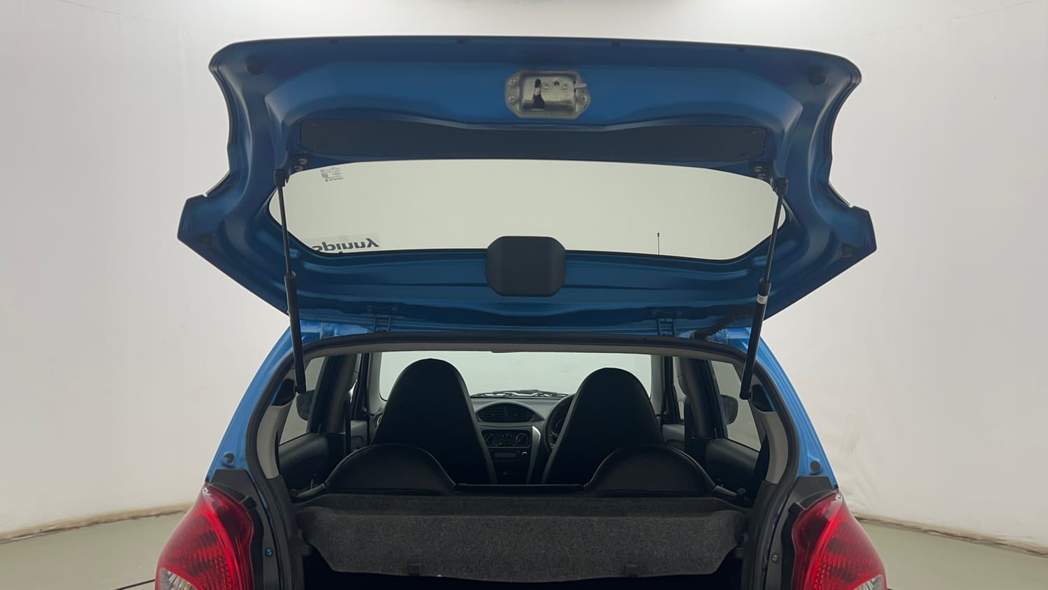 Used 2018 Maruti Suzuki Alto 800 VXi Petrol Manual interior DICKY DOOR OPEN VIEW