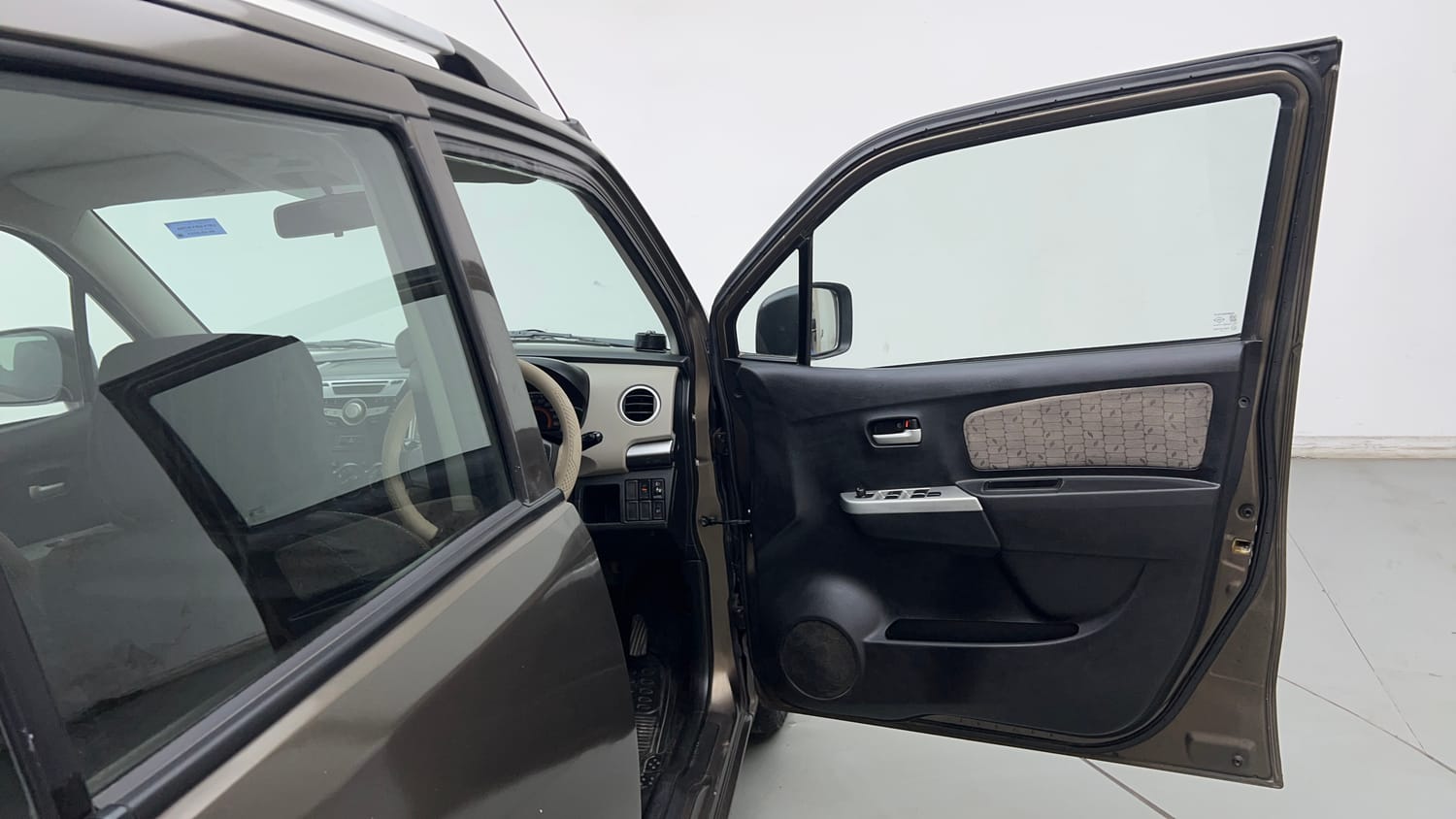 Used 2013 Maruti Suzuki Wagon R VXI Petrol Manual interior RIGHT FRONT DOOR OPEN VIEW