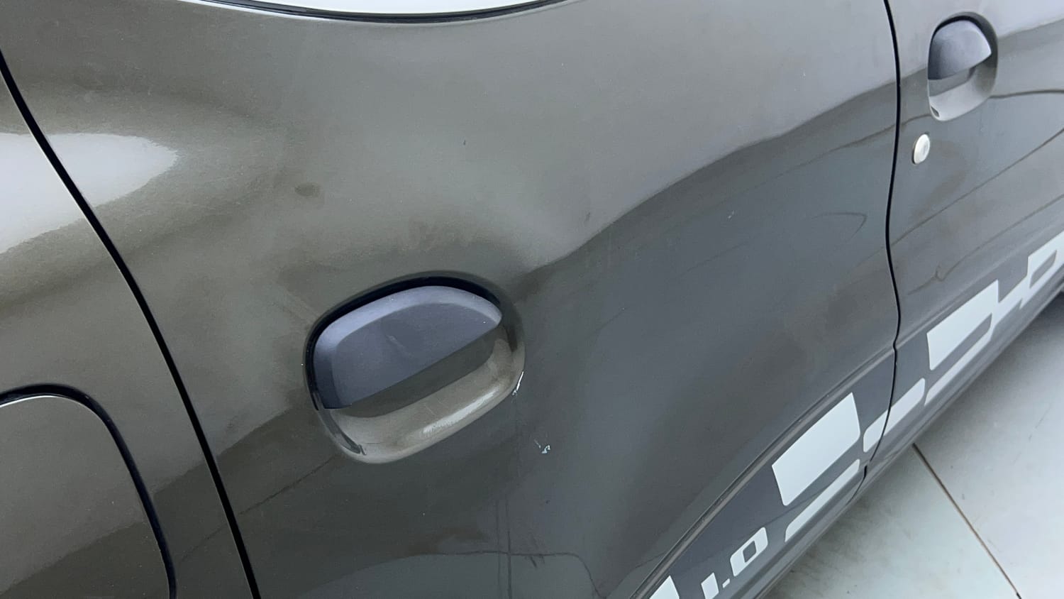 Used 2018 Renault Kwid 1.0 RXT Petrol Manual dents MINOR SCRATCH