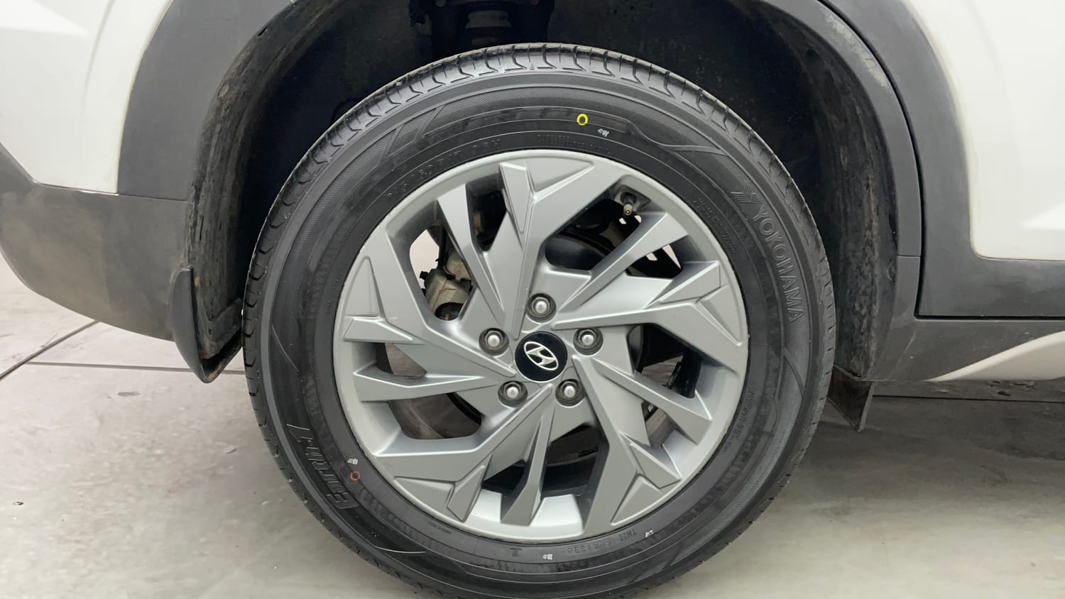 Used 2022 Hyundai Creta SX 1.5 Petrol Petrol Manual tyres RIGHT REAR TYRE RIM VIEW