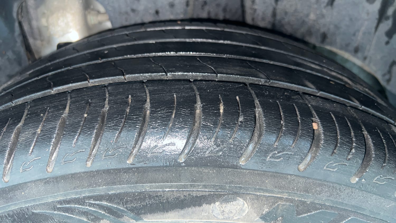 Used 2022 Mahindra XUV 300 W8 1.5 Diesel Diesel Manual tyres LEFT REAR TYRE TREAD VIEW