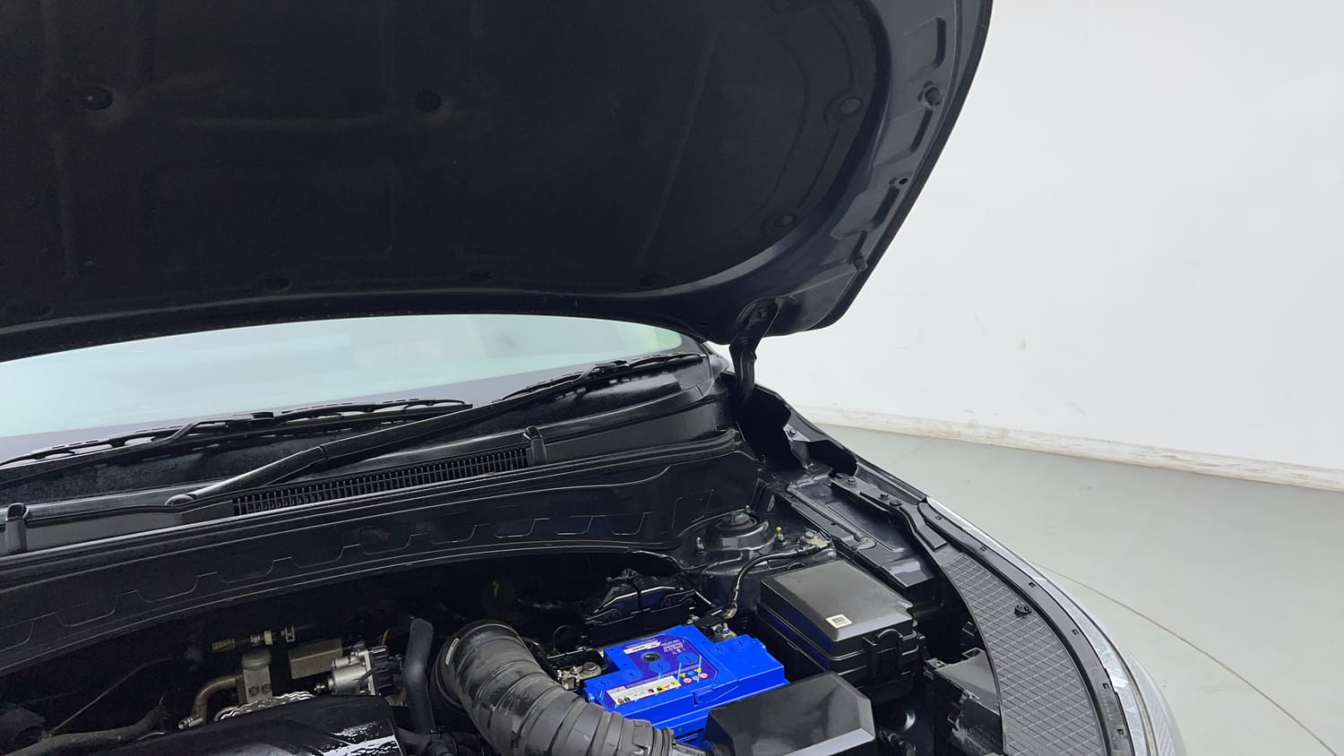 Used 2022 Kia Seltos HTX Plus 1.5 Diesel Diesel Manual engine ENGINE LEFT SIDE HINGE & APRON VIEW