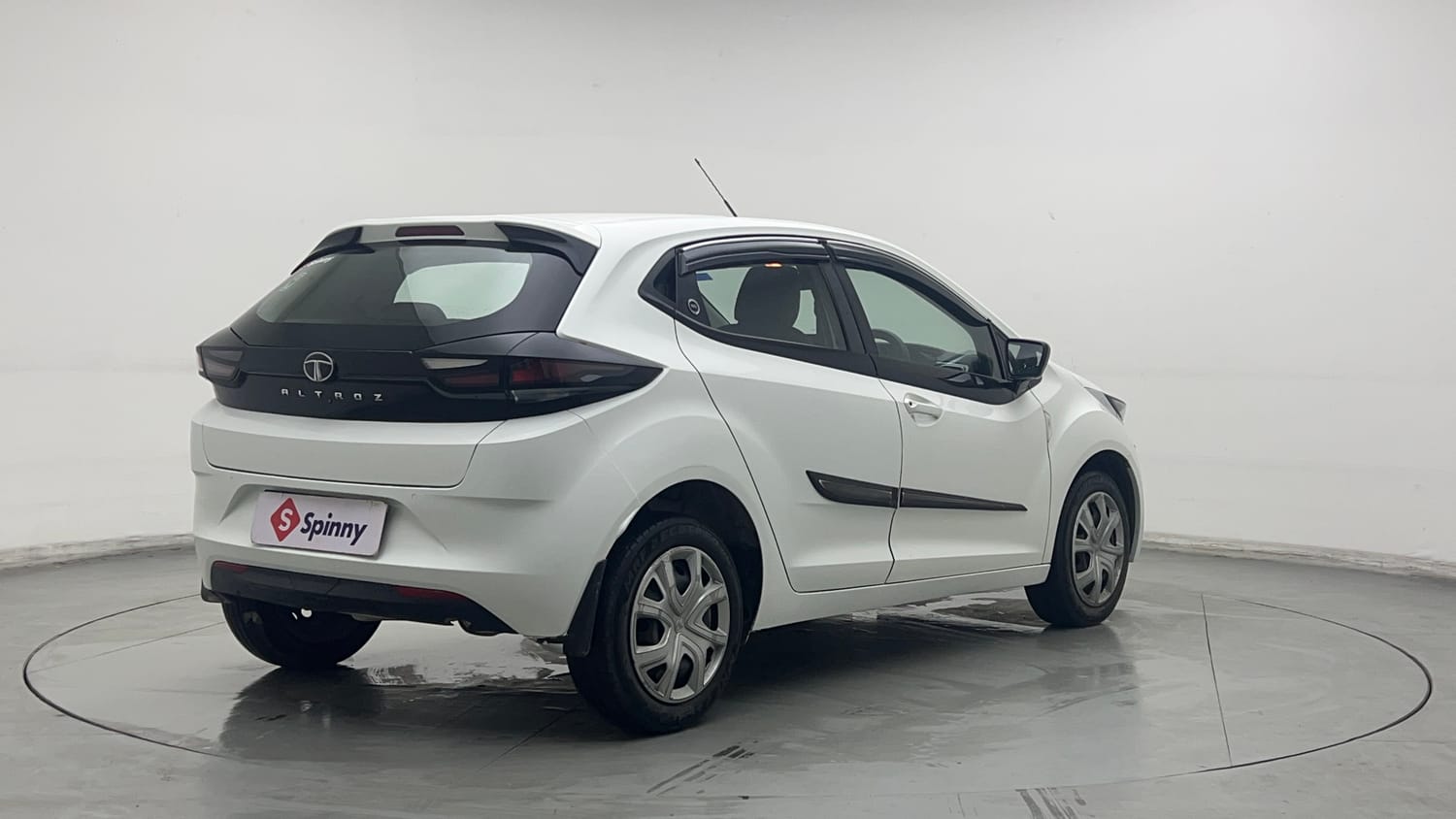 Used 2023 Tata Altroz XM Petrol Petrol Manual exterior RIGHT REAR CORNER VIEW