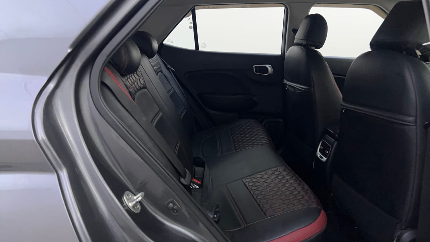 Used 2021 Hyundai Venue SX 1.0 Turbo iMT Petrol Manual interior RIGHT SIDE REAR DOOR CABIN VIEW
