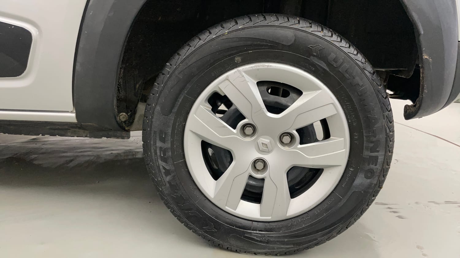 Used 2016 Renault Kwid RXT Petrol Manual tyres LEFT REAR TYRE RIM VIEW