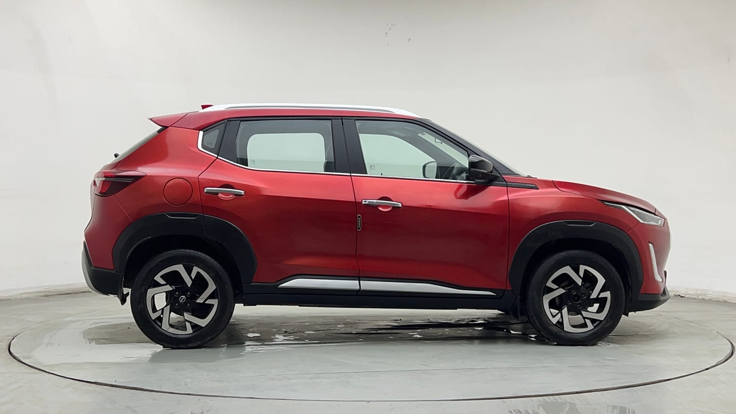 Used 2022 Nissan Magnite XV Premium Turbo CVT Petrol Automatic exterior RIGHT SIDE VIEW