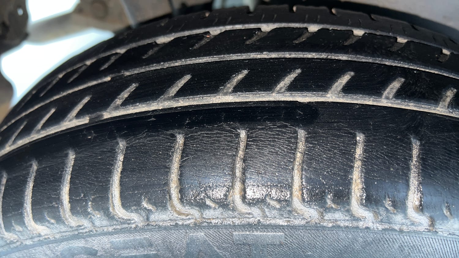 Used 2013 Maruti Suzuki Wagon R VXI Petrol Manual tyres RIGHT REAR TYRE TREAD VIEW