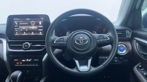 Used 2024 Toyota Urban Cruiser Hyryder V Hybrid Dual Tone Hybrid Automatic interior STEERING VIEW