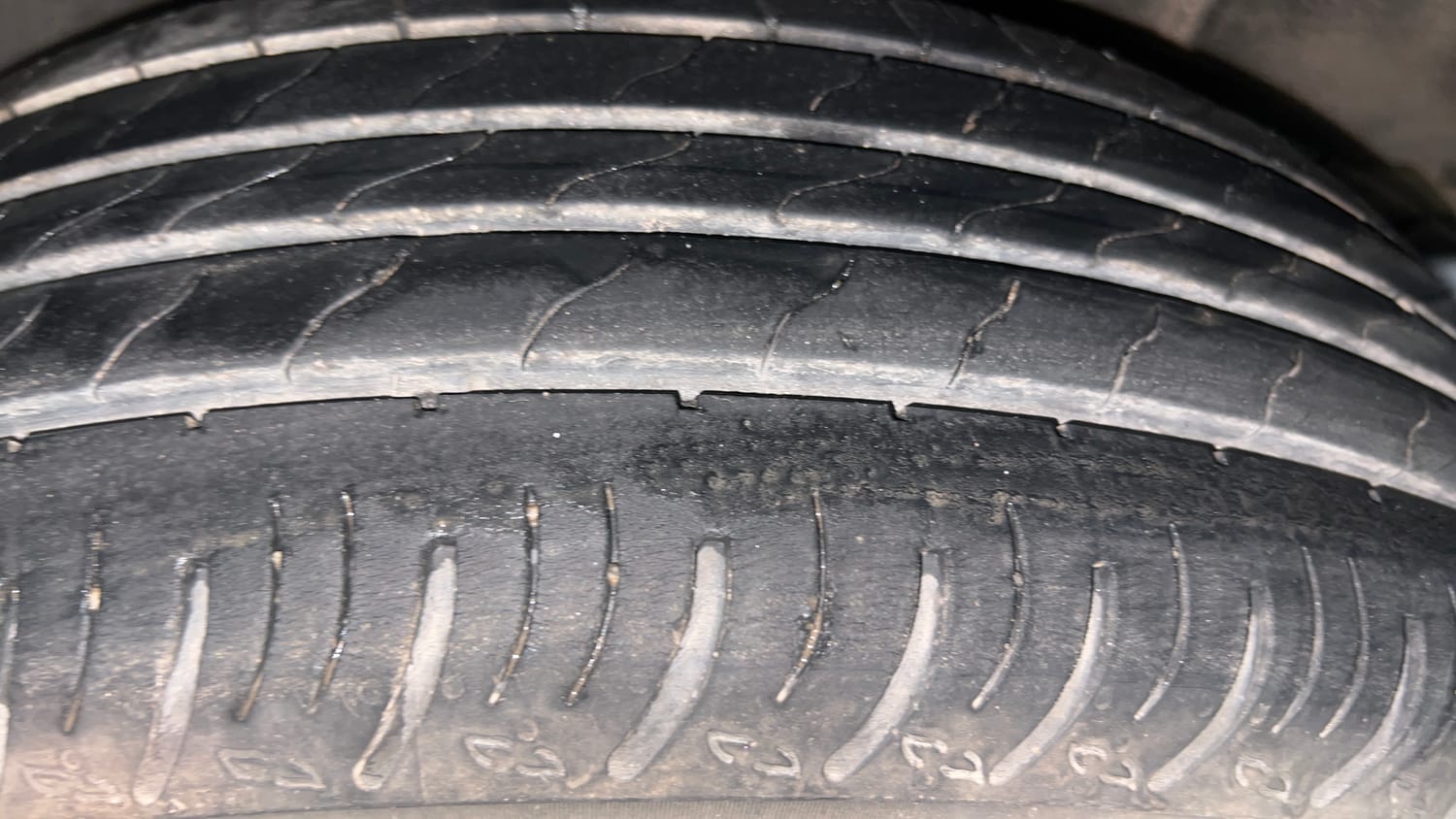 Used 2022 Renault Kiger RXZ 1.0 Turbo MT Petrol Manual tyres LEFT REAR TYRE TREAD VIEW