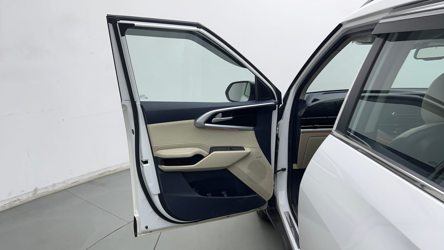 Used 2022 Kia Carens Luxury Plus 1.4 Petrol DCT 7 STR Petrol Automatic interior LEFT FRONT DOOR OPEN VIEW