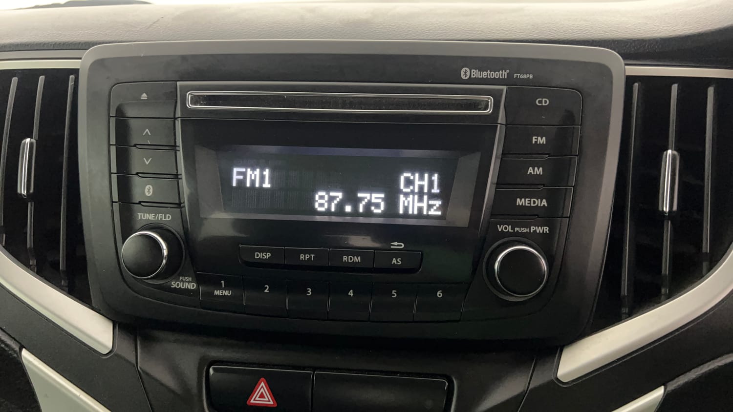 Used 2018 Maruti Suzuki Baleno Zeta 1.2 AT Petrol Automatic top_features Integrated (in-dash) music system