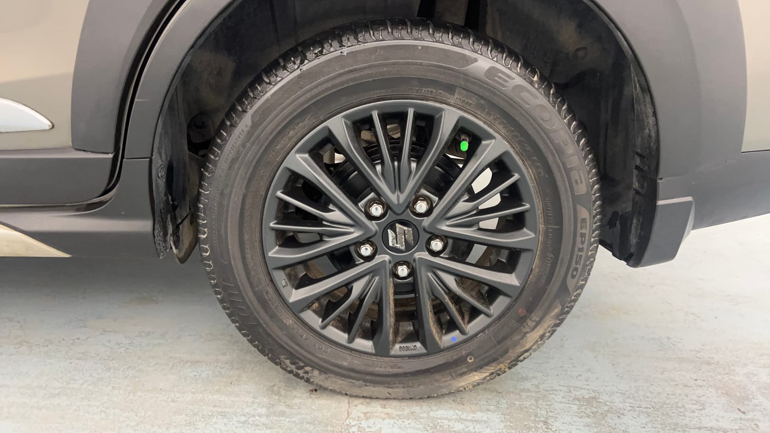Used 2022 Maruti Suzuki XL6 Zeta AT Petrol Petrol Automatic tyres LEFT REAR TYRE RIM VIEW