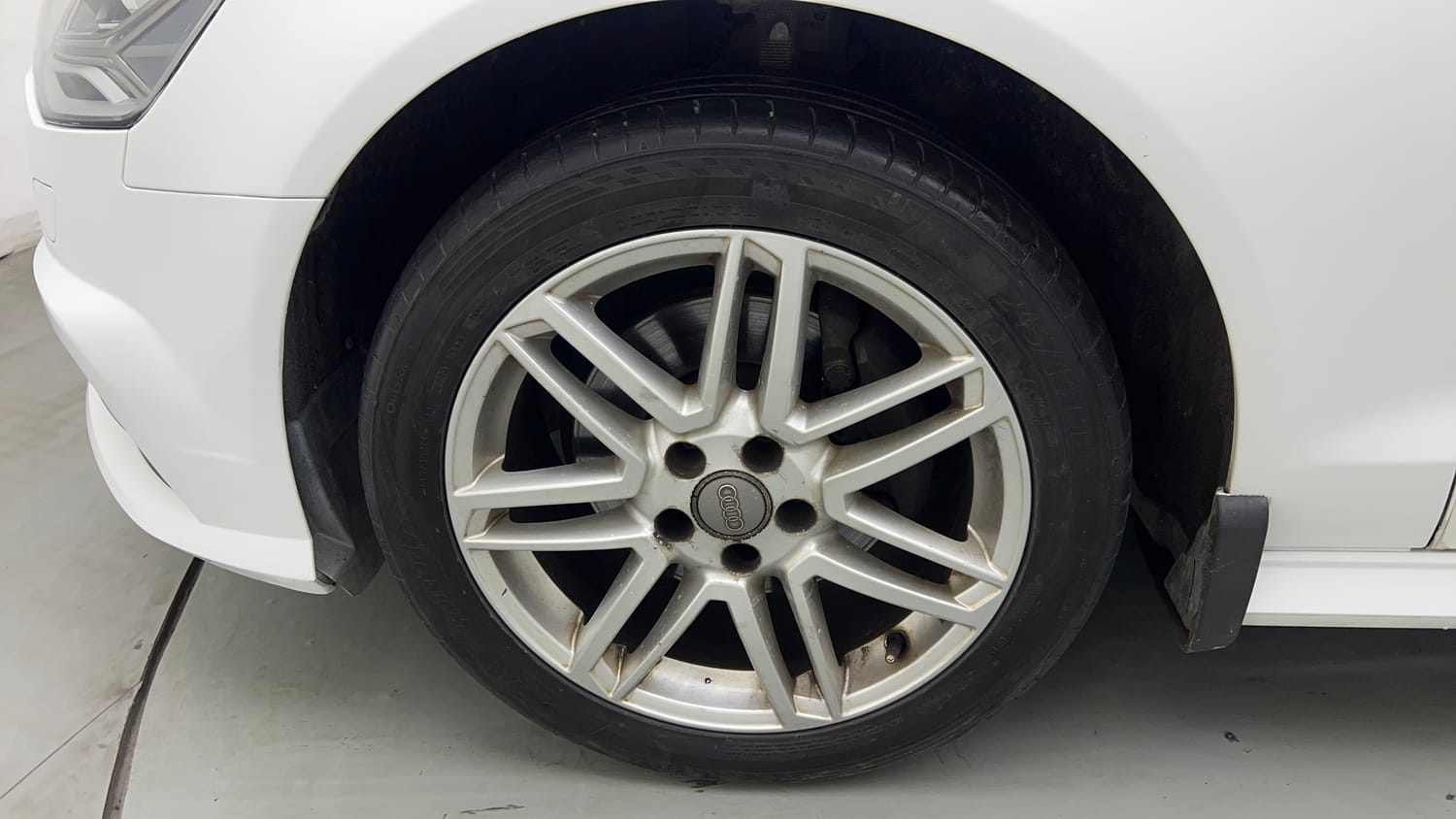 Used 2017 audi A6 35 TFSI S Line Matrix Petrol Automatic tyres LEFT FRONT TYRE RIM VIEW