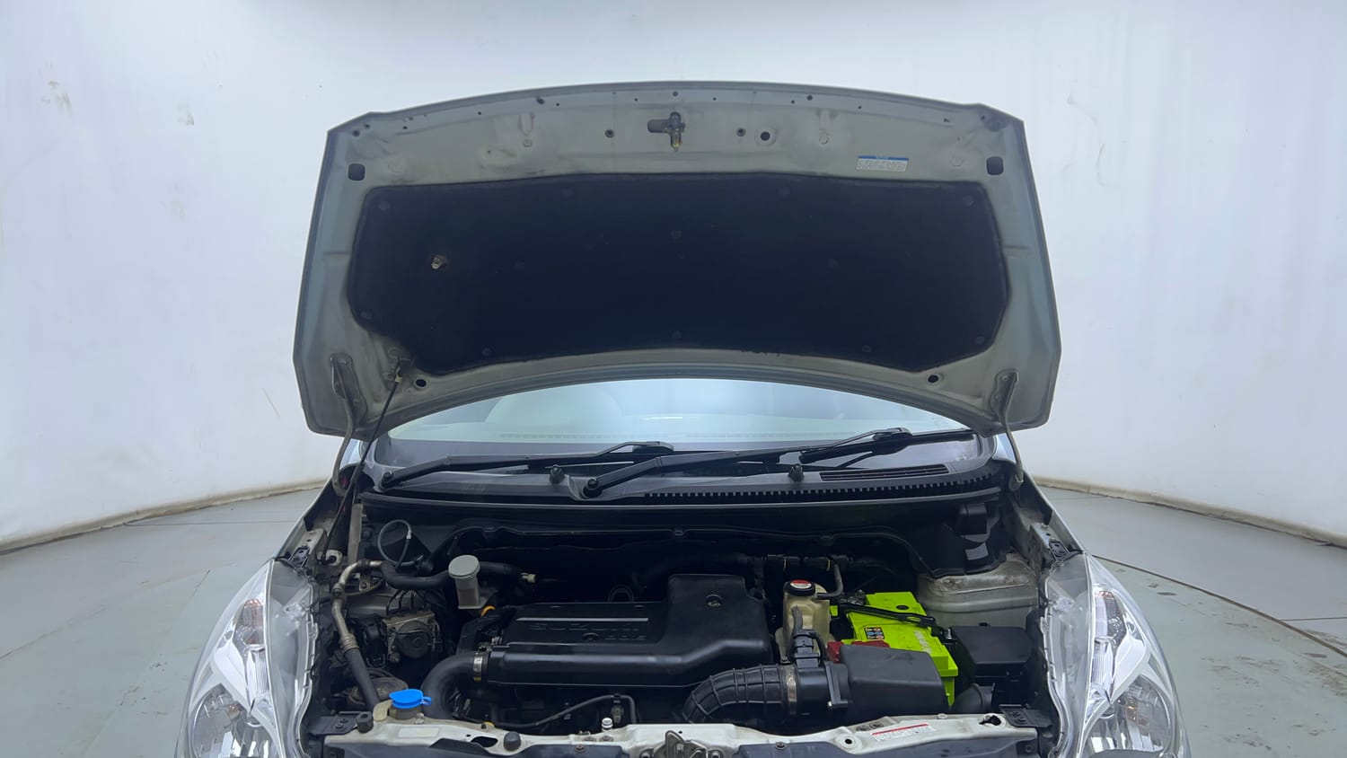 Used 2016 Maruti Suzuki Ertiga ZDI + SHVS Diesel Manual engine ENGINE & BONNET OPEN FRONT VIEW