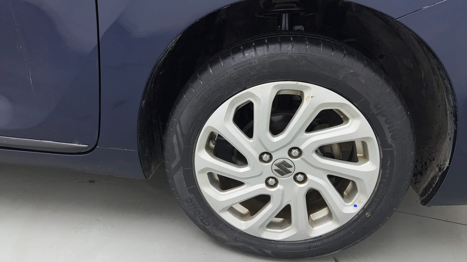 Used 2022 Maruti Suzuki Baleno Zeta MT Petrol Manual tyres RIGHT FRONT TYRE RIM VIEW