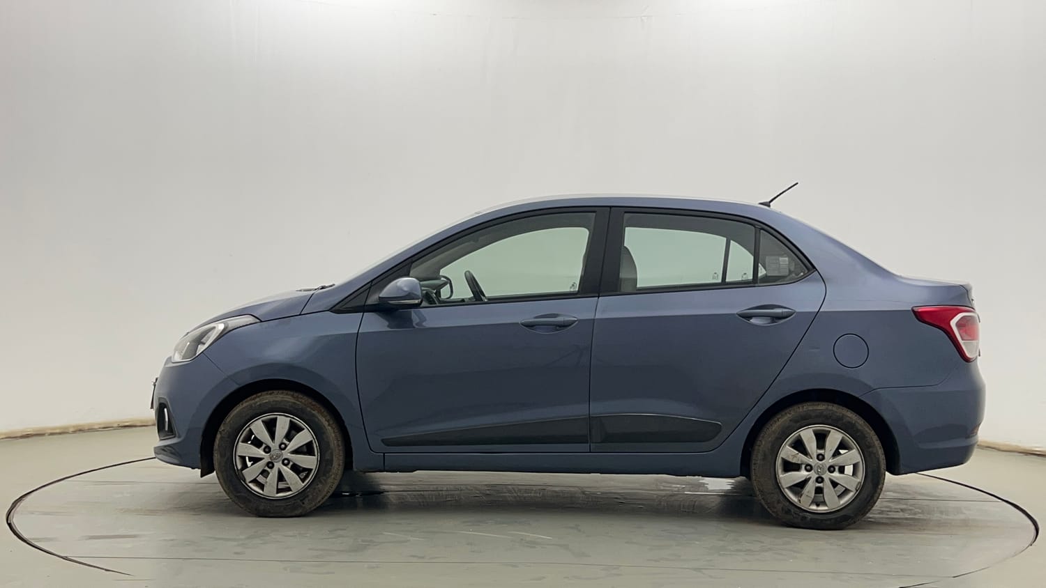 Used 2016 Hyundai Xcent SX 1.2 Petrol Manual exterior LEFT SIDE VIEW