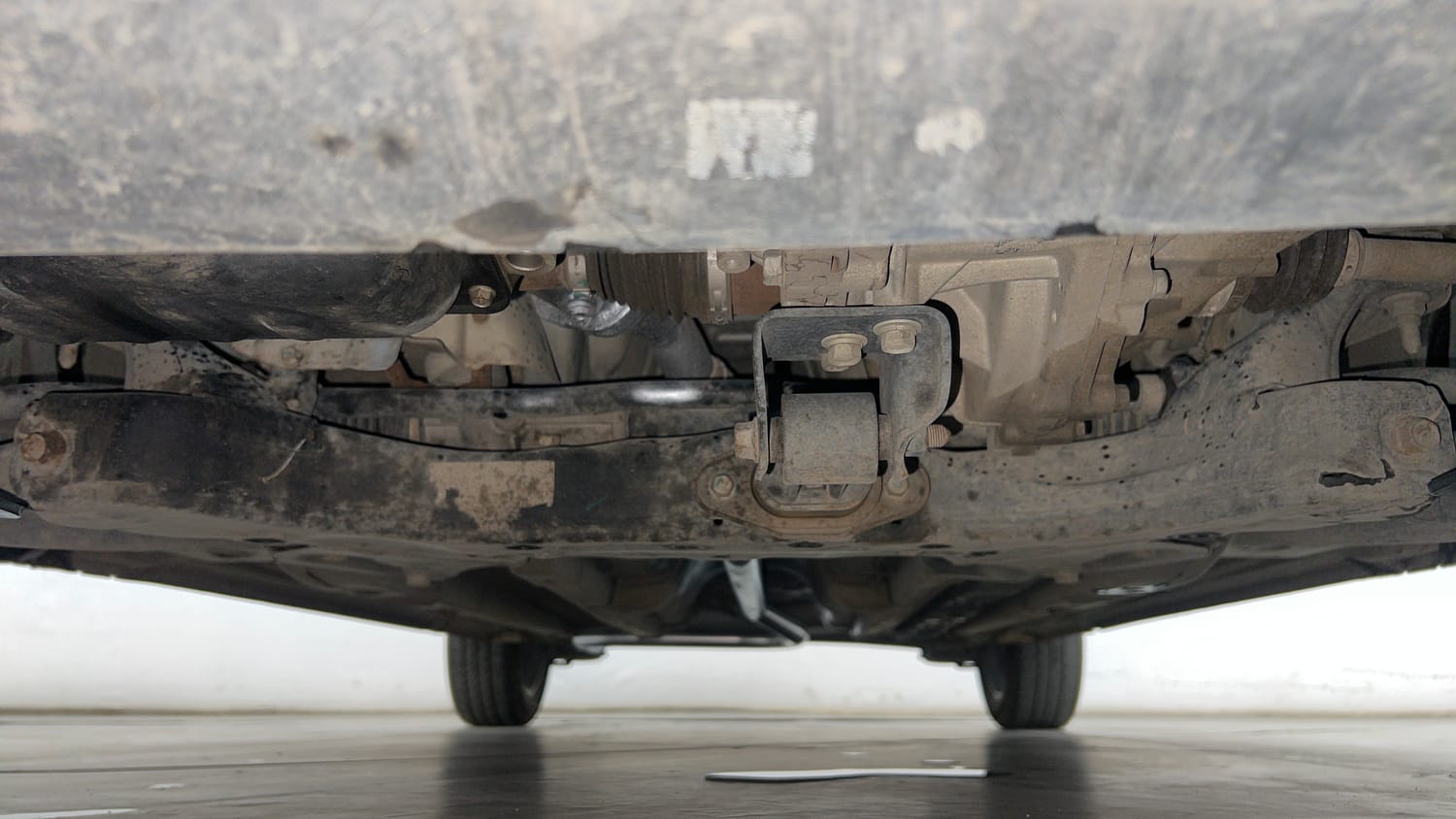 Used 2018 Hyundai Elite i20 Asta 1.2 (O) Petrol Manual extra FRONT LEFT UNDERBODY VIEW