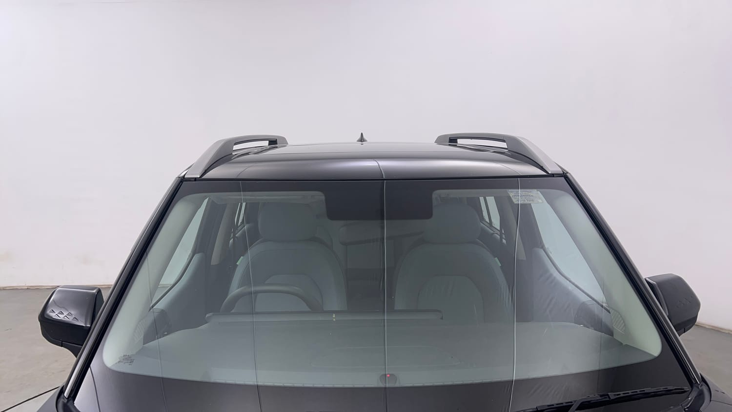 Used 2025 Kia Syros HTX 1.5 Diesel 6MT Diesel Manual exterior FRONT WINDSHIELD VIEW
