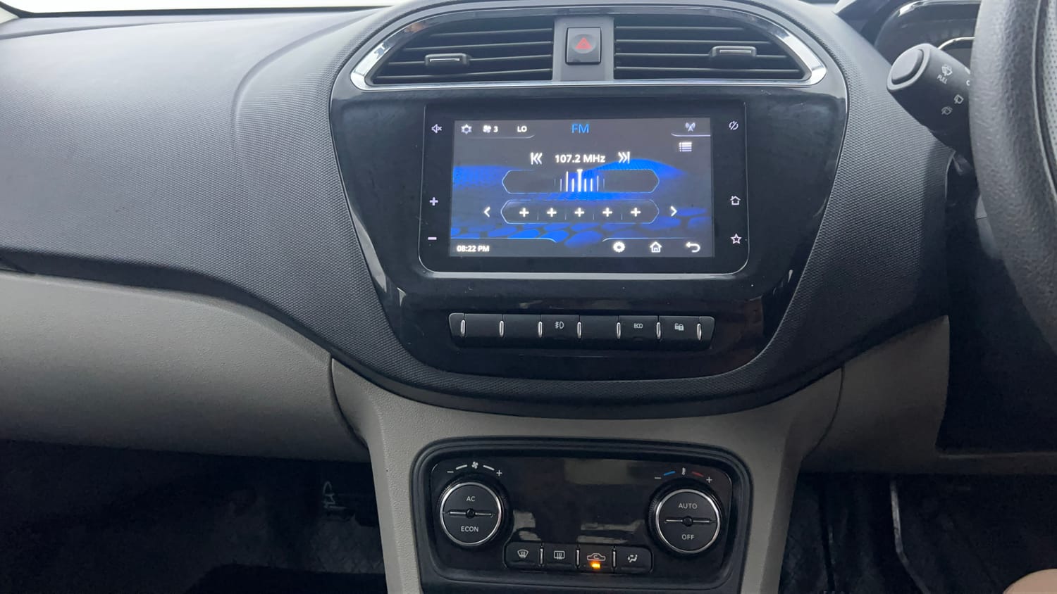 Used 2019 Tata Tiago Revotron XZ Plus Petrol Manual interior MUSIC SYSTEM & AC CONTROL VIEW