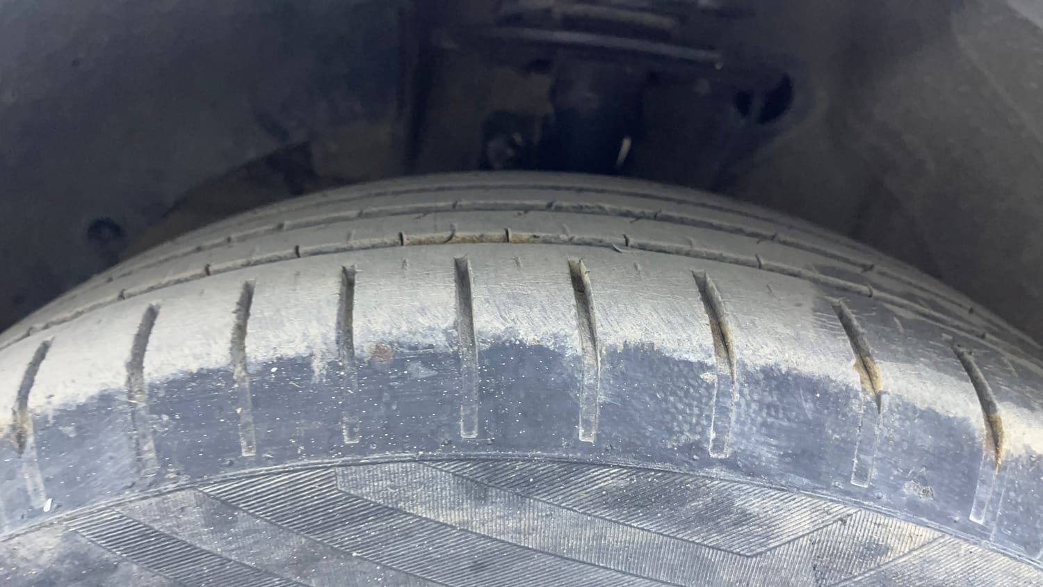 Used 2020 Maruti Suzuki Swift ZXi AMT Petrol Automatic tyres LEFT FRONT TYRE TREAD VIEW