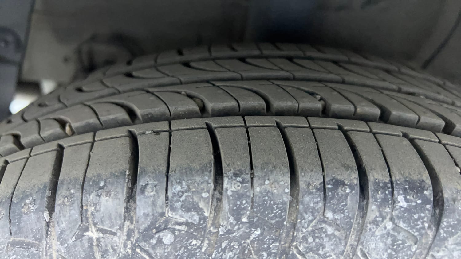 Used 2018 Hyundai Grand i10 Sportz AT 1.2 Kappa VTVT Petrol Automatic tyres RIGHT REAR TYRE TREAD VIEW