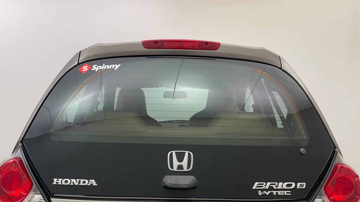 Used 2015 Honda Brio S MT Petrol Manual exterior BACK WINDSHIELD VIEW