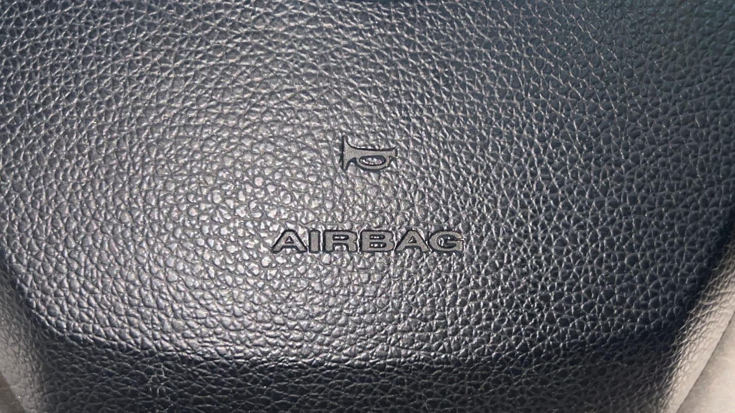 Used 2022 Mahindra XUV 300 W8 1.5 Diesel Diesel Manual top_features Airbags
