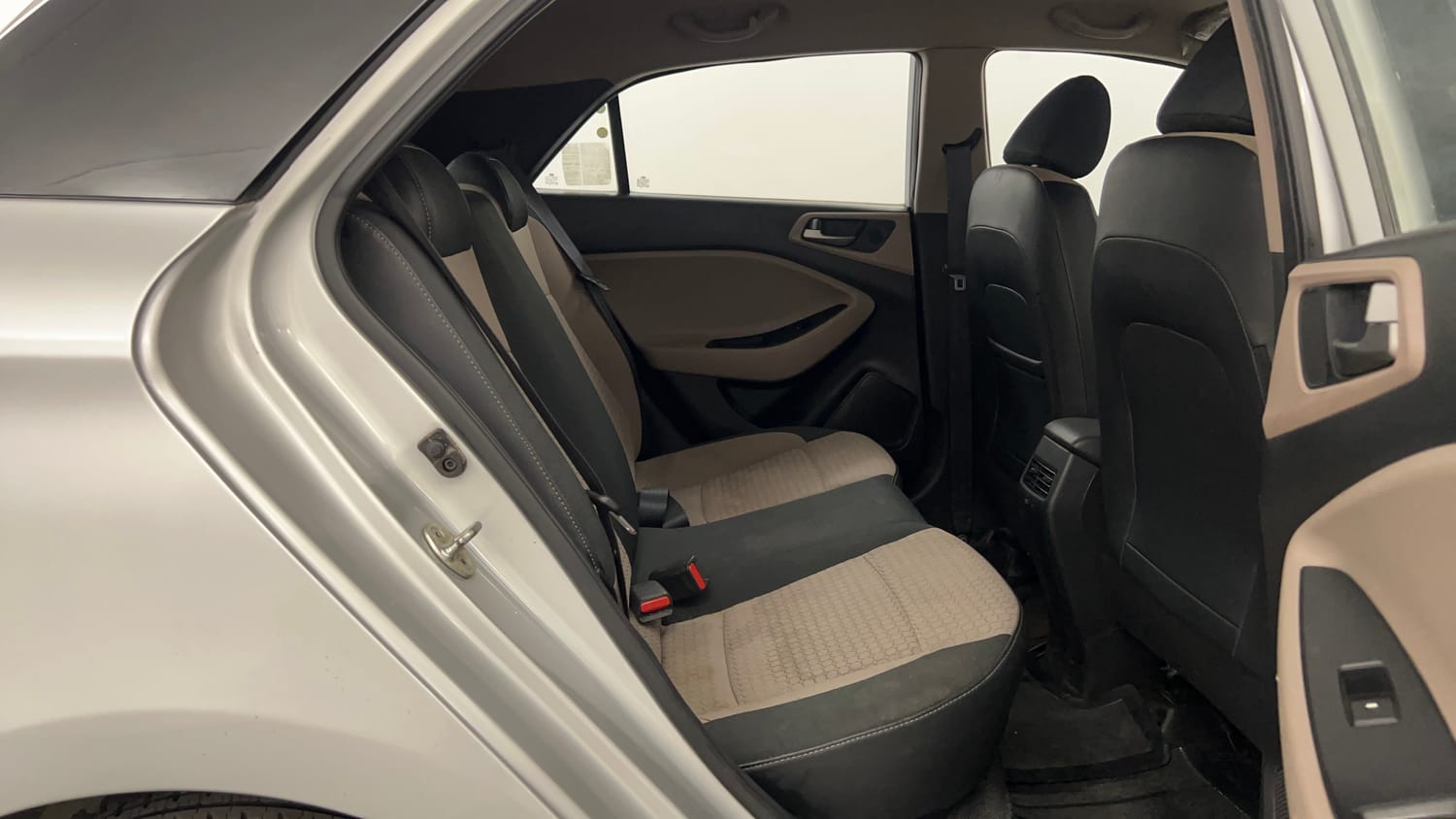 Used 2017 Hyundai Elite i20 Sportz 1.2 Petrol Manual interior RIGHT SIDE REAR DOOR CABIN VIEW
