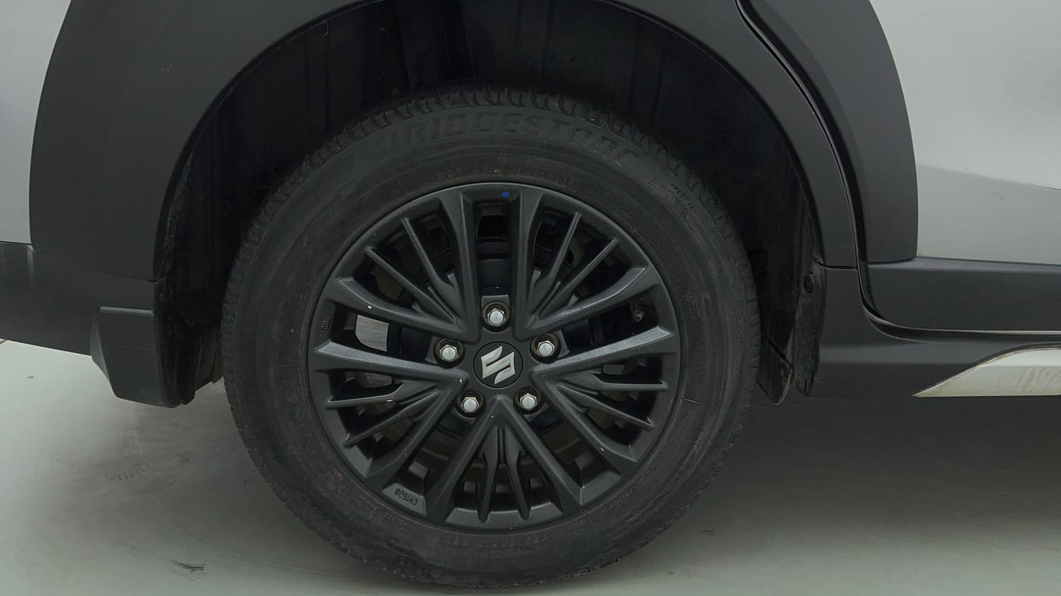 Used 2020 Maruti Suzuki XL6 Zeta MT Petrol Petrol Manual tyres RIGHT REAR TYRE RIM VIEW