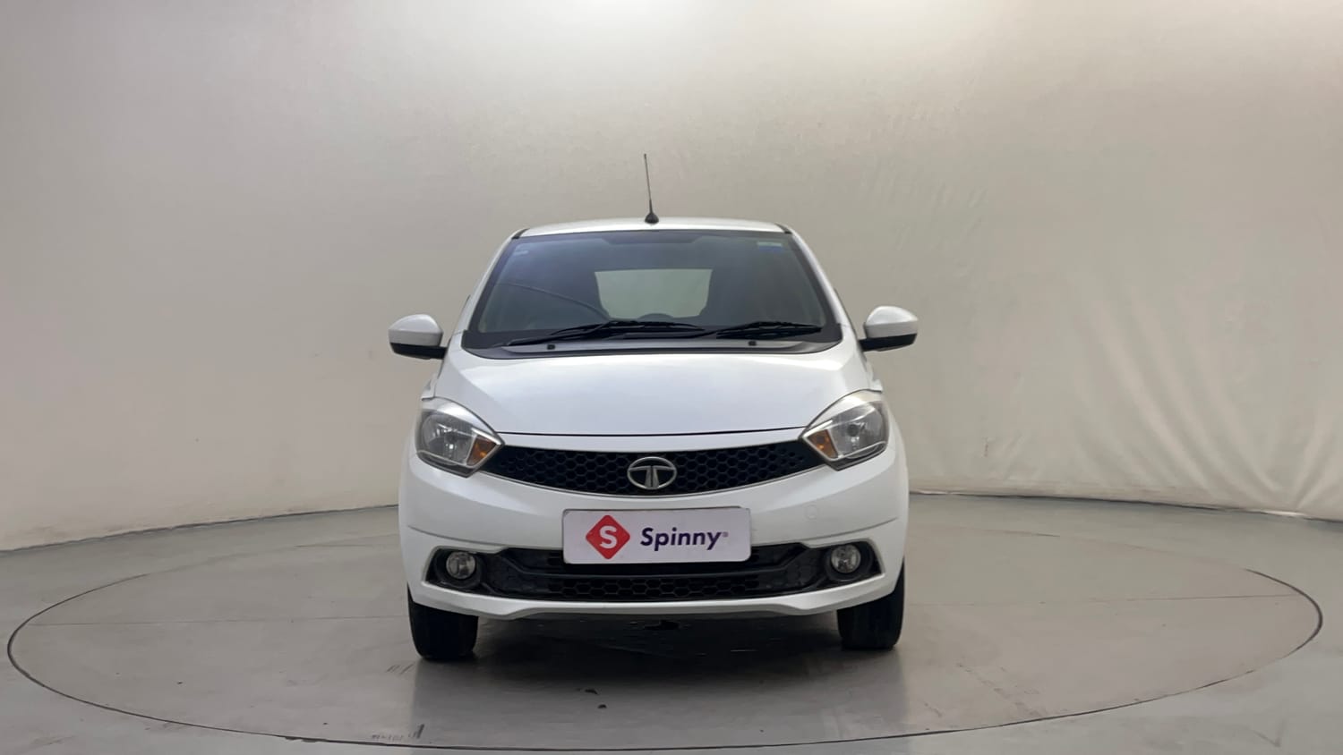 Used 2016 Tata Tiago Revotron XT Petrol Manual exterior FRONT VIEW
