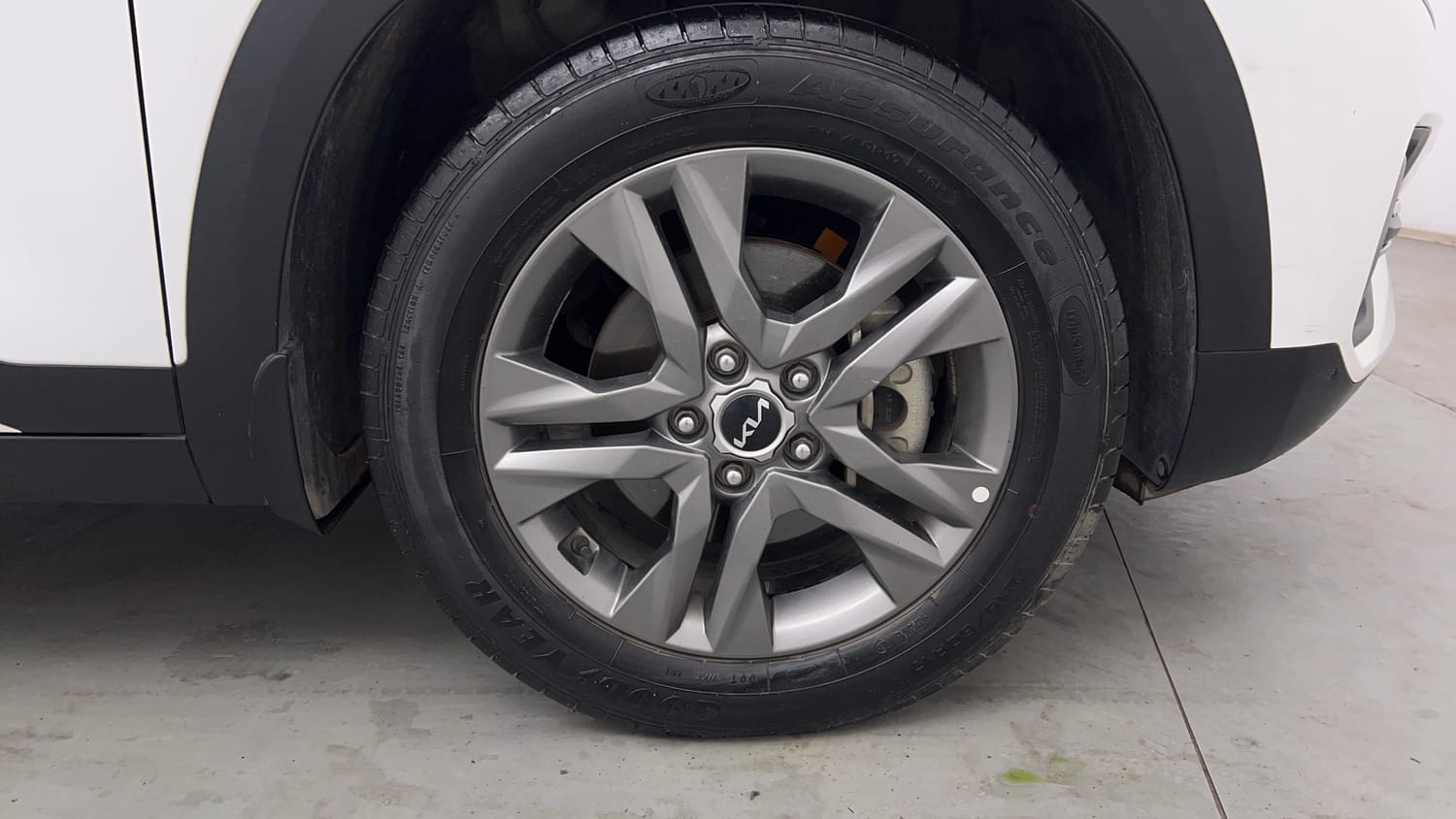 Used 2023 Kia Seltos HTX Plus 1.5 Diesel Diesel Manual tyres RIGHT FRONT TYRE RIM VIEW