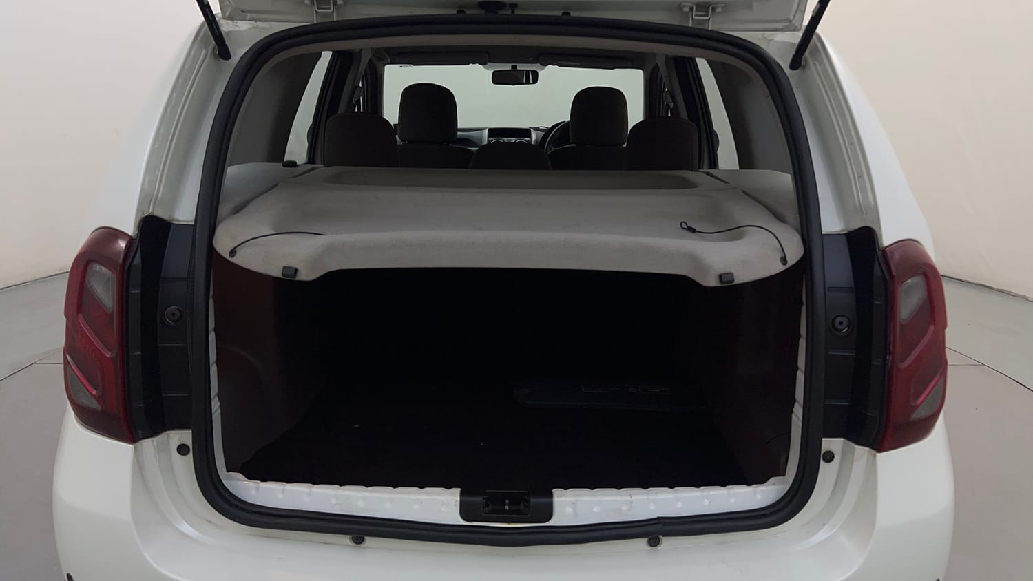 Used 2016 Renault Duster 110 PS RXL 4X2 MT Diesel Manual interior DICKY INSIDE VIEW