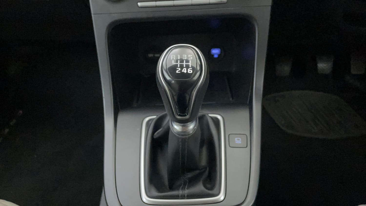 Used 2022 Hyundai Creta SX 1.5 Petrol Petrol Manual interior GEAR  KNOB VIEW