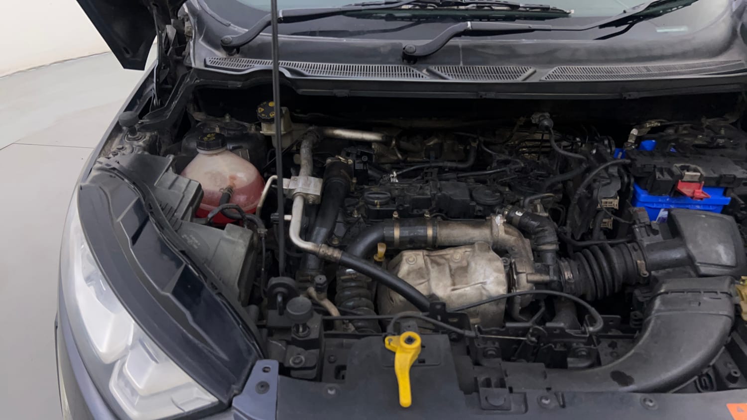 Used 2018 Ford EcoSport Titanium 1.5L TDCi Diesel Manual engine ENGINE RIGHT SIDE HINGE & APRON VIEW