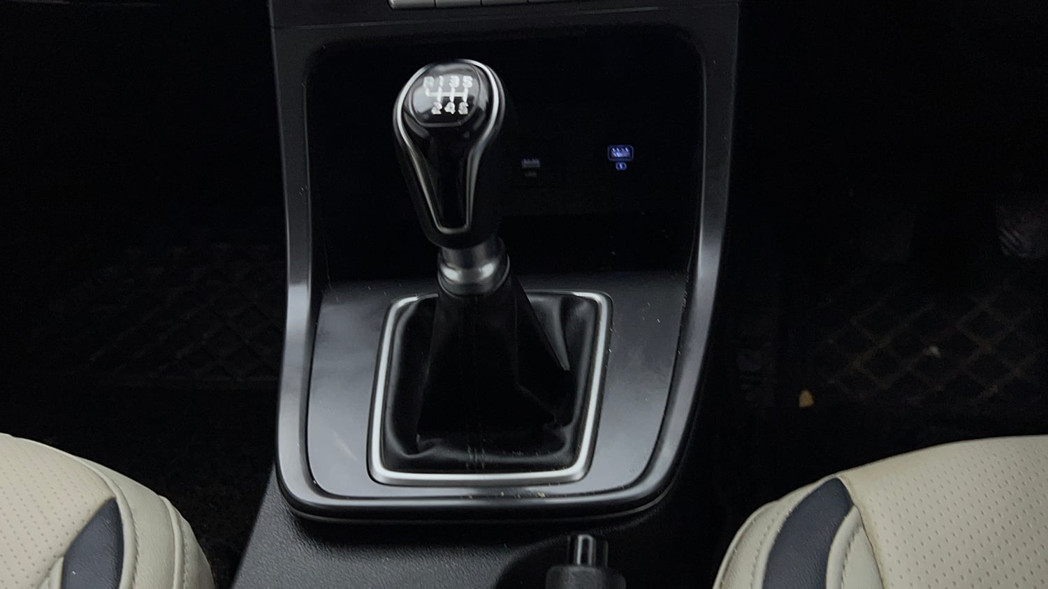 Used 2021 Hyundai Creta S 1.5 Petrol Petrol Manual interior GEAR  KNOB VIEW