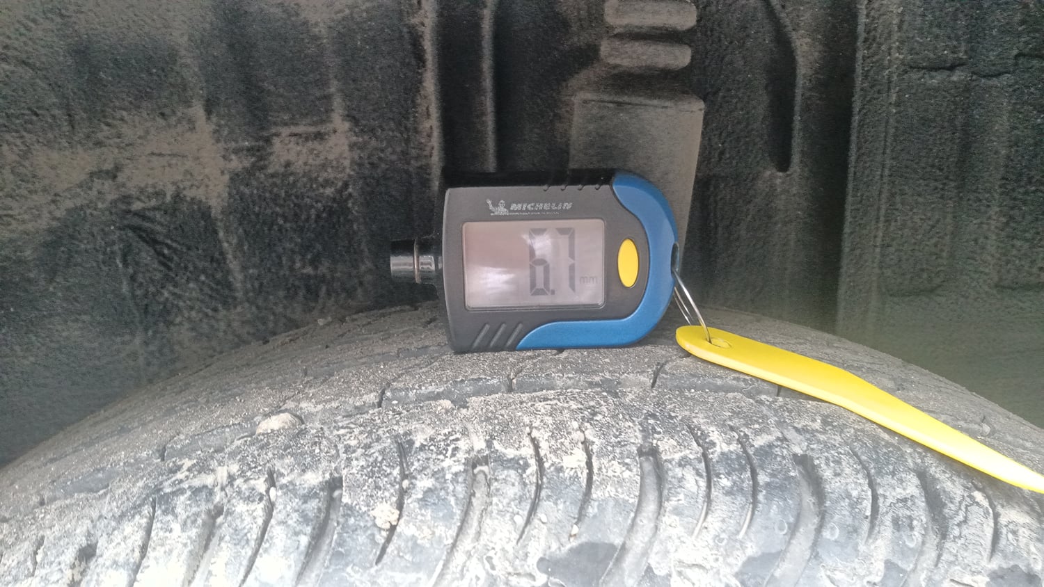 Used 2023 Nissan Magnite XV AMT Petrol Automatic tyres LEFT REAR TYRE TREAD VIEW