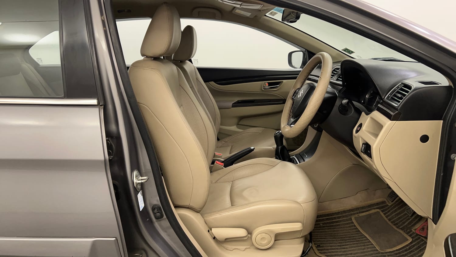 Used 2017 Maruti Suzuki Ciaz ZXI+ CNG (Outside Fitted) Cng Manual interior RIGHT SIDE FRONT DOOR CABIN VIEW