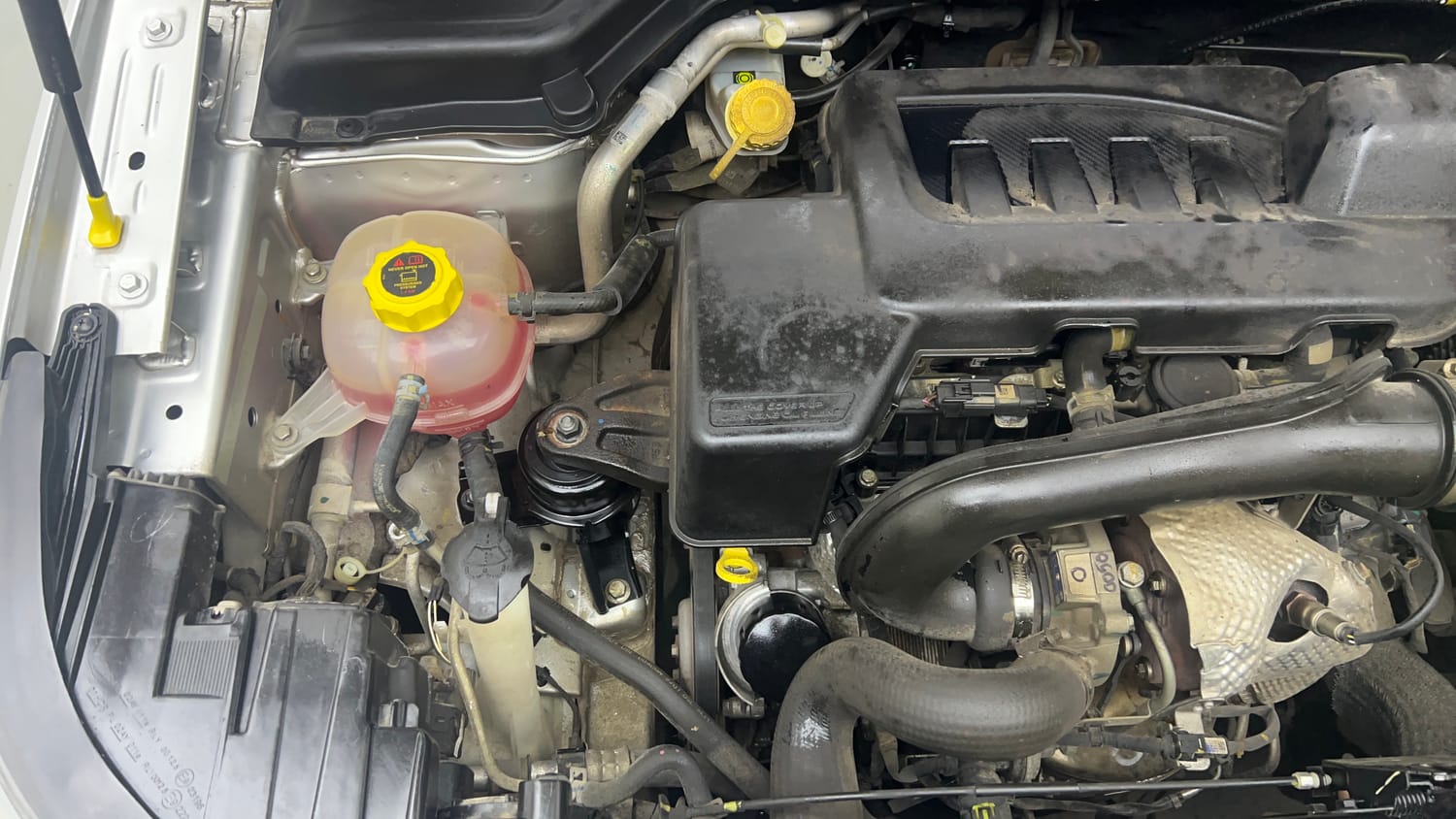 Used 2022 Mahindra XUV 300 W8 1.5 Diesel Diesel Manual engine ENGINE RIGHT SIDE VIEW