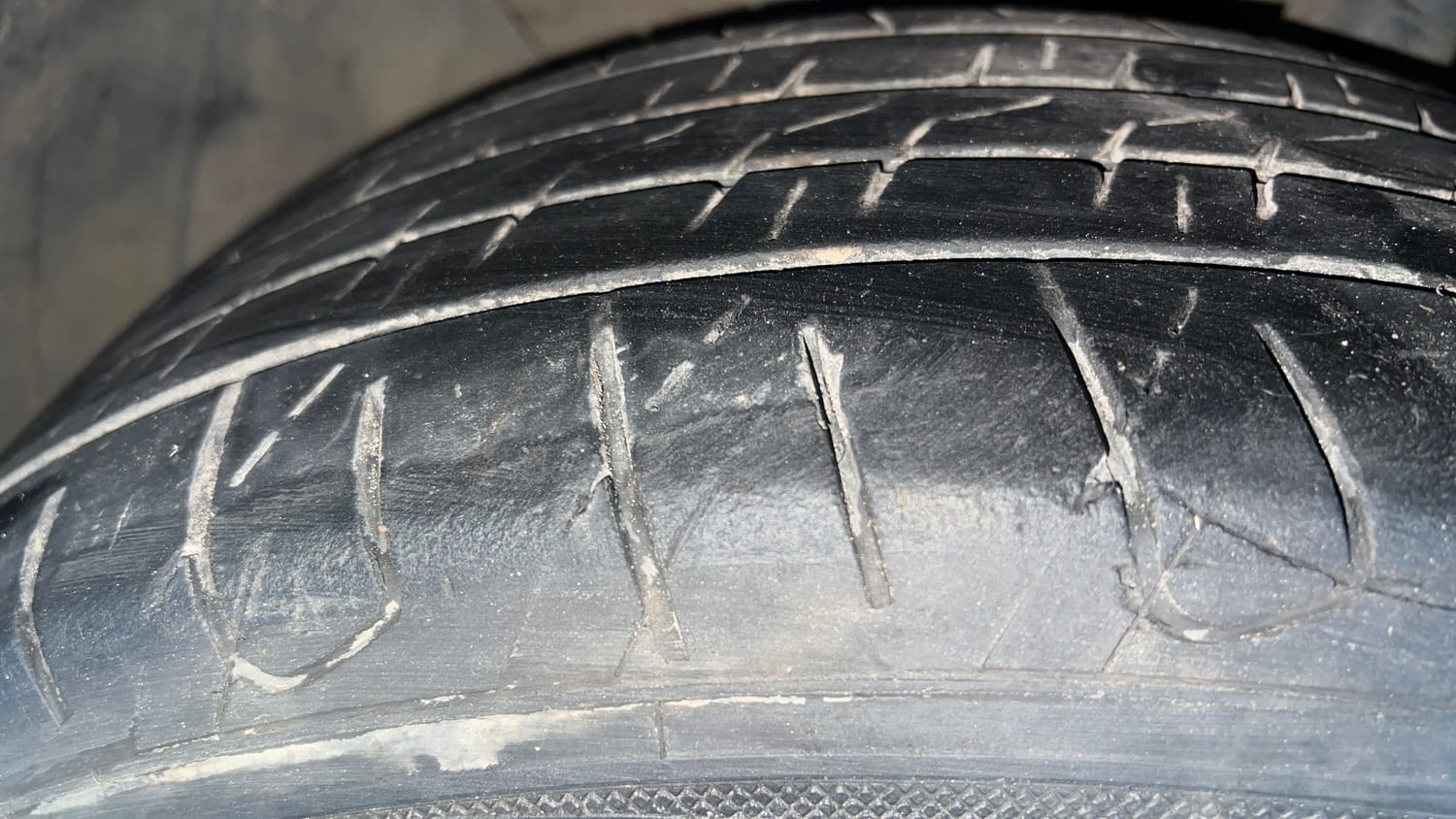 Used 2022 Kia Seltos HTX Plus 1.5 Diesel Diesel Manual tyres LEFT FRONT TYRE TREAD VIEW