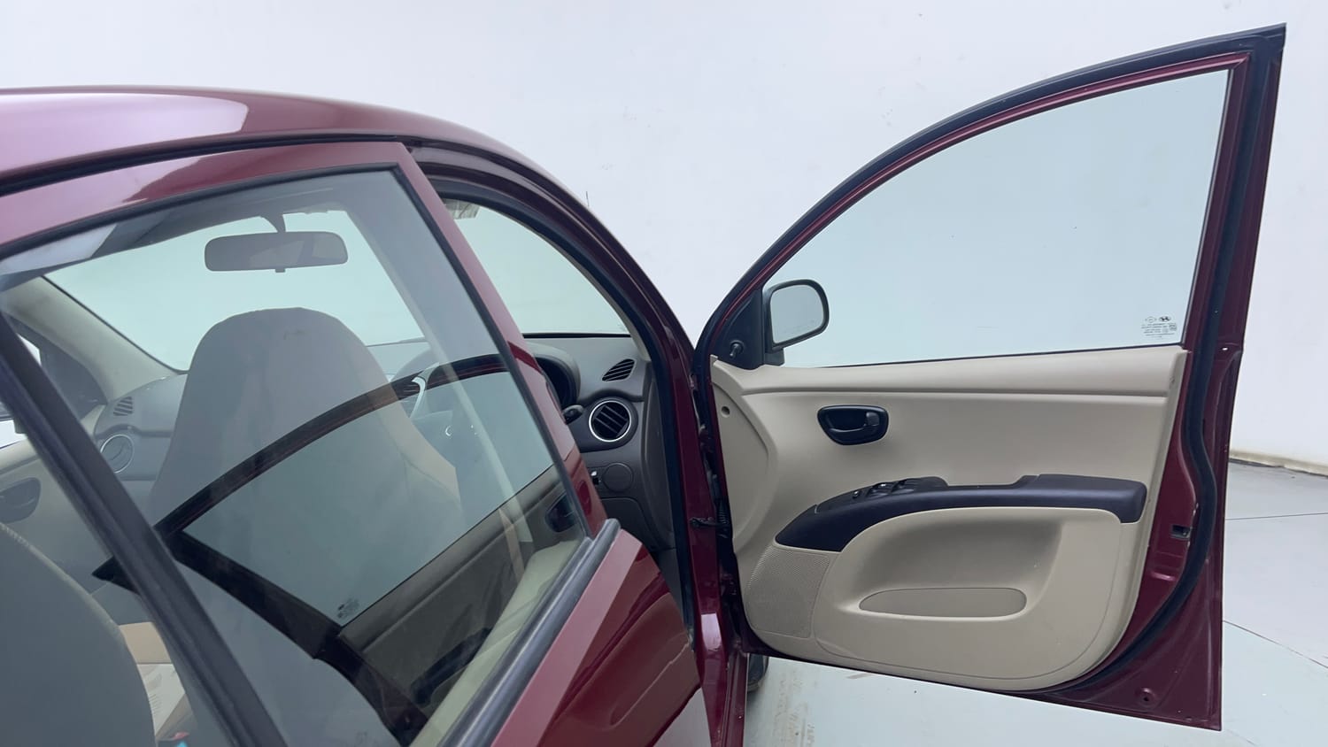 Used 2014 Hyundai i10 Magna 1.1 iRDE2 Petrol Manual interior RIGHT FRONT DOOR OPEN VIEW
