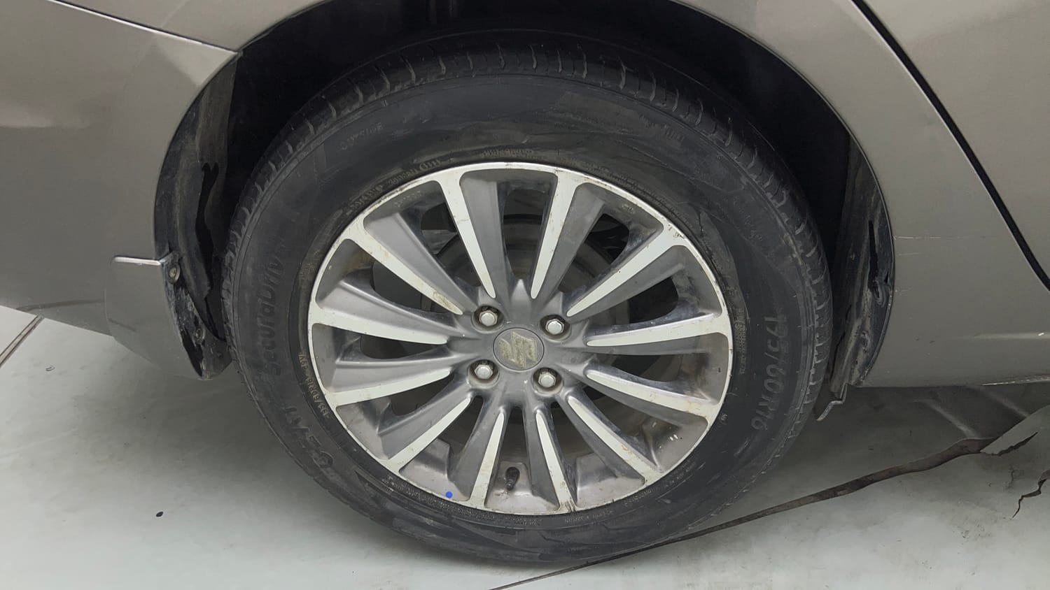 Used 2018 Maruti Suzuki Ciaz Alpha Hybrid 1.5 Petrol Manual tyres RIGHT REAR TYRE RIM VIEW
