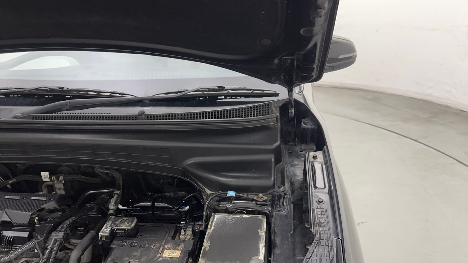 Used 2024 Hyundai Creta SX 1.5 Petrol IVT Petrol Automatic engine ENGINE LEFT SIDE HINGE & APRON VIEW