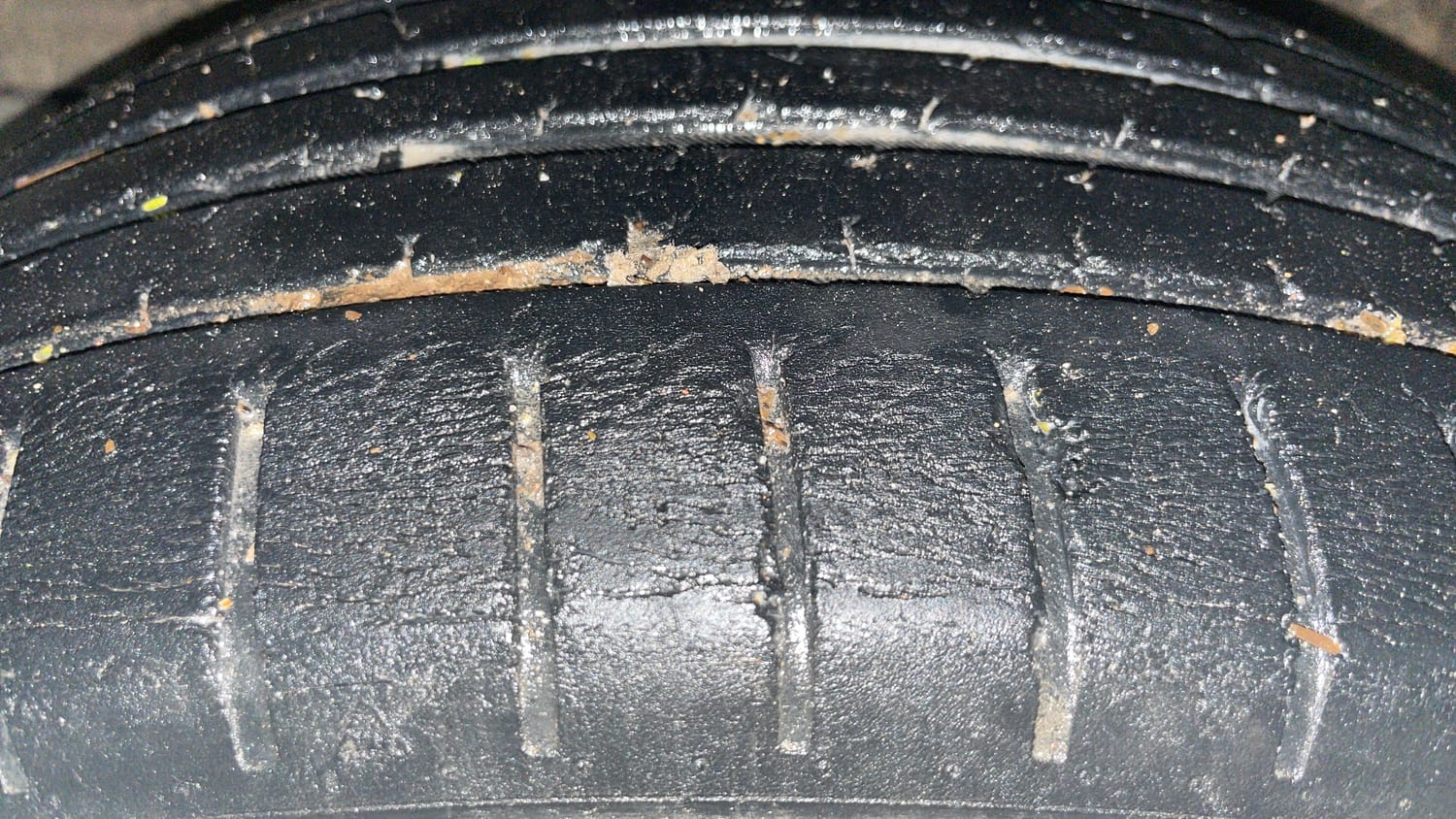 Used 2017 Maruti Suzuki Baleno Alpha 1.2 Petrol Manual tyres LEFT FRONT TYRE TREAD VIEW