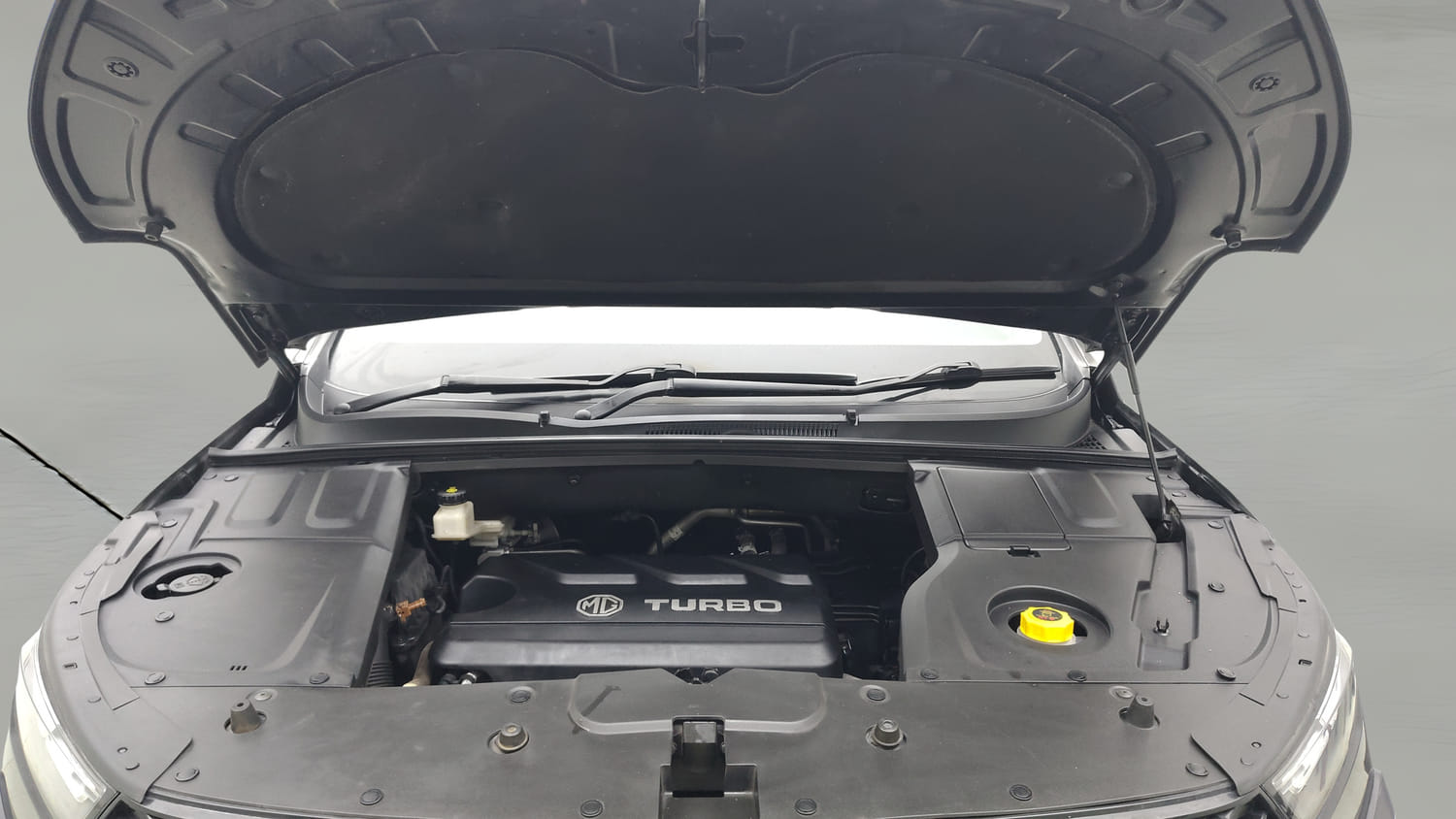 Used 2021 MG Motors Hector Plus Sharp 1.5 Petrol Turbo DCT 6-STR Petrol Automatic engine ENGINE & BONNET OPEN FRONT VIEW