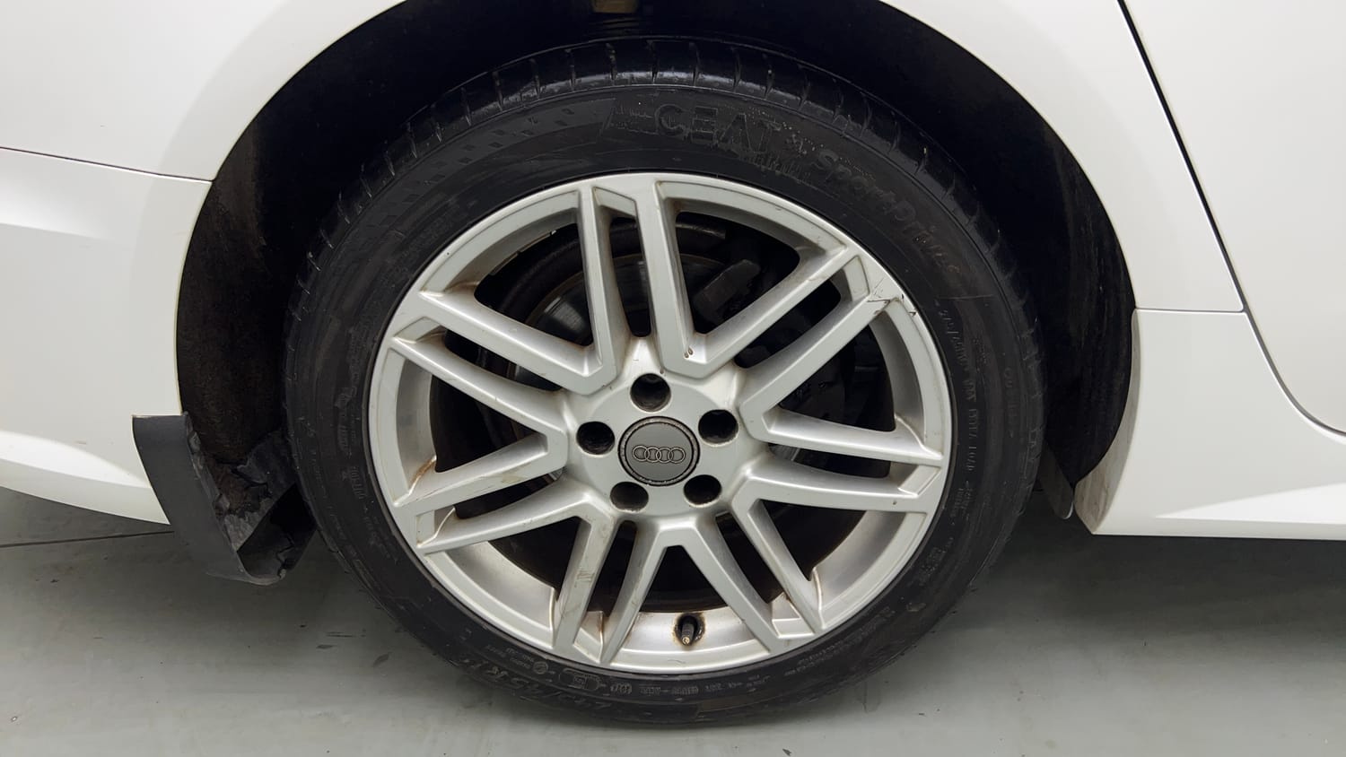 Used 2017 audi A6 35 TFSI S Line Matrix Petrol Automatic tyres RIGHT REAR TYRE RIM VIEW