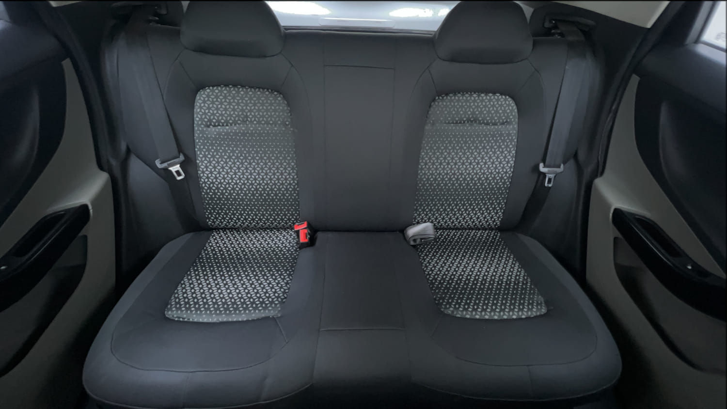 Used 2018 Tata Nexon XM Petrol Manual interior REAR SEAT CONDITION VIEW