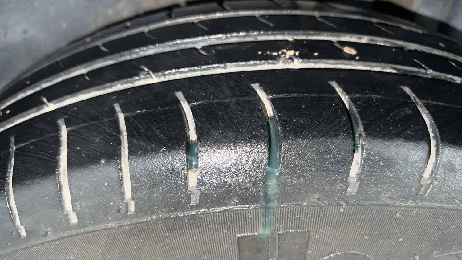 Used 2013 Maruti Suzuki Swift VXi Petrol Manual tyres LEFT REAR TYRE TREAD VIEW