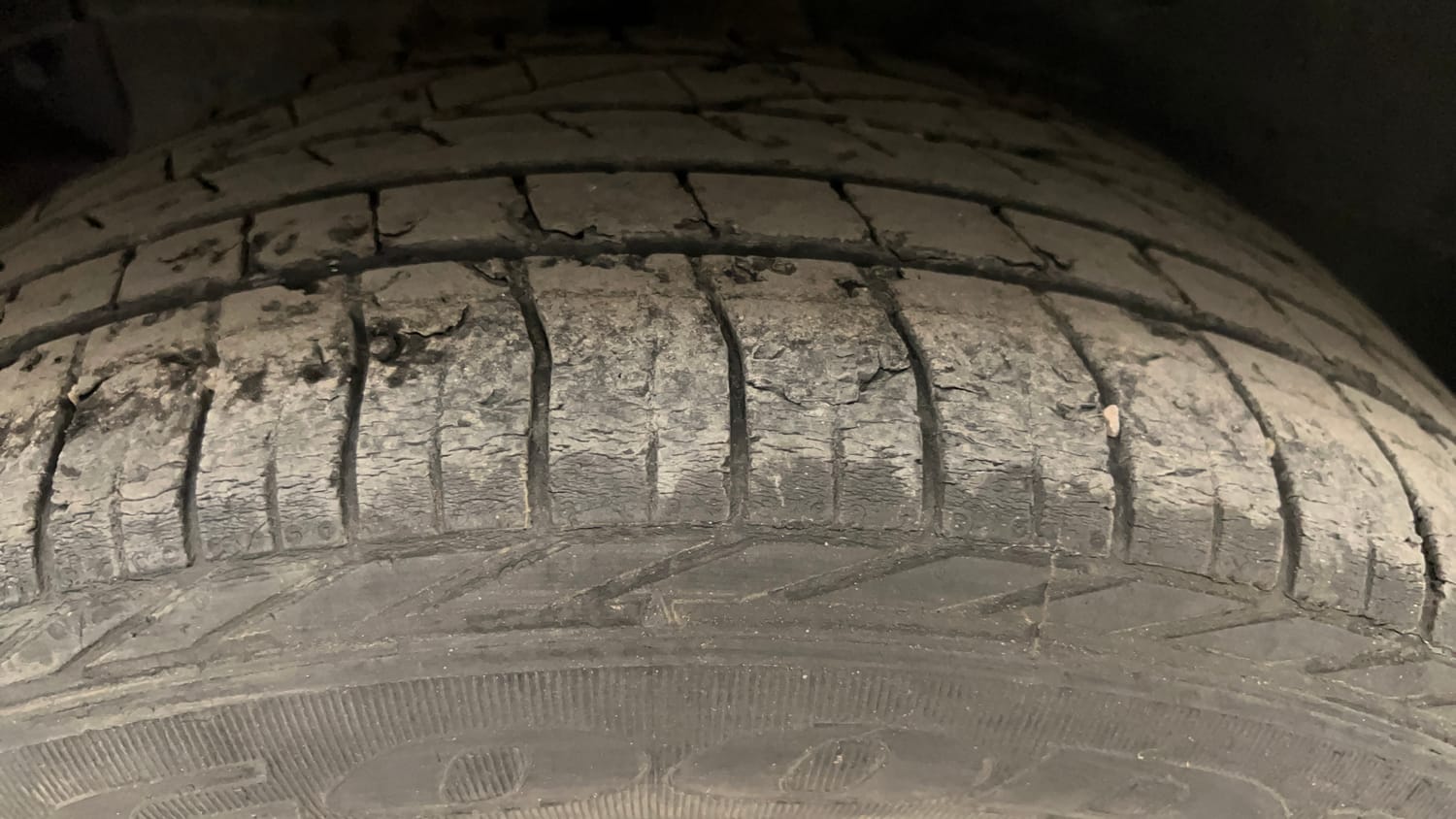 Used 2021 Tata Nexon XZ Plus (O) Petrol Manual tyres RIGHT REAR TYRE TREAD VIEW