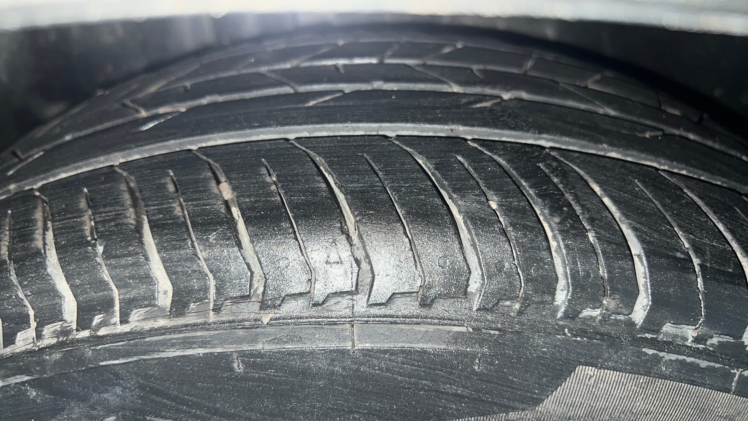 Used 2018 Maruti Suzuki Ciaz Alpha Hybrid 1.5 Petrol Manual tyres RIGHT REAR TYRE TREAD VIEW